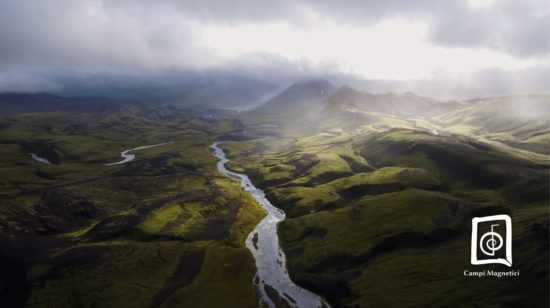 immagine della natura islandese dall'alto